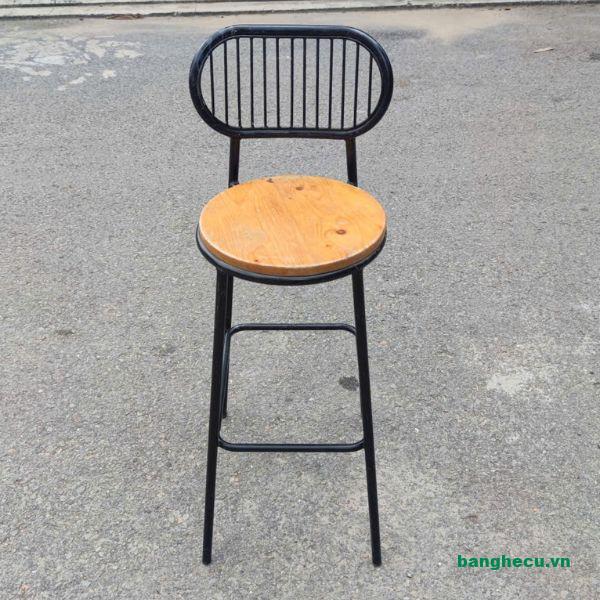 ghe-bar-sat-co-tua