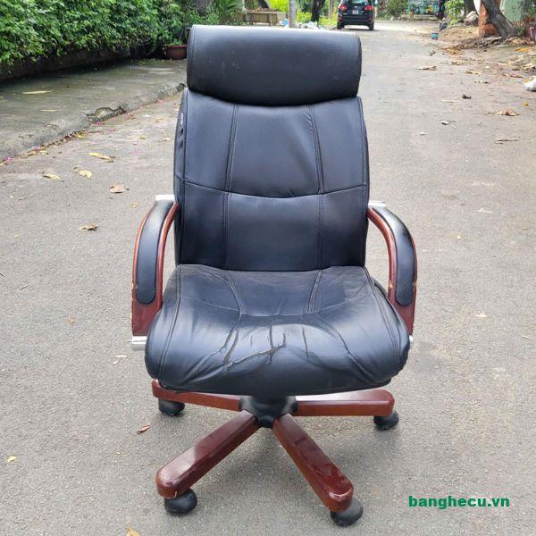 ghe-giam-doc-cu