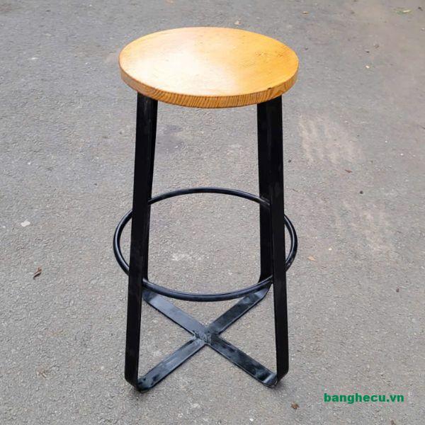 ghe-quay-bar-mat-go-chan-sat