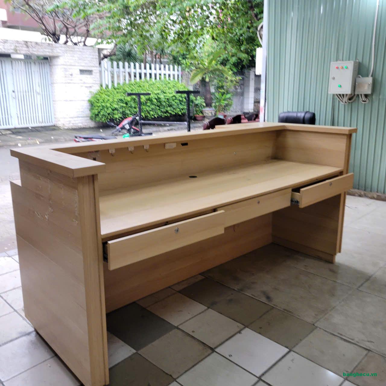 Thanh lý quầy lễ tân gỗ MDF 2m3x90cm giao nhanh - Ảnh 2