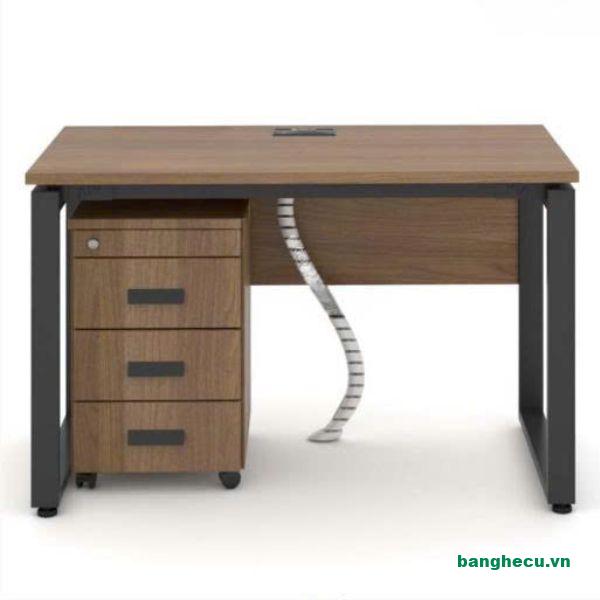 Bàn làm việc văn phòng chân sắt 1m2 giao ngay