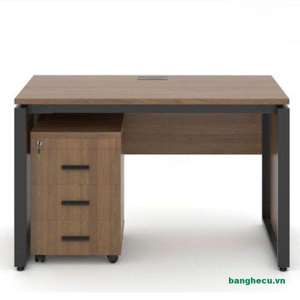 Bàn làm việc chân sắt gỗ MDF có yếm che mới 100%