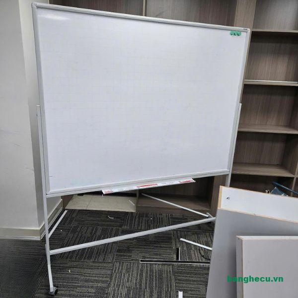 Thanh lý bảng từ trắng viết bút lông có chân như mới