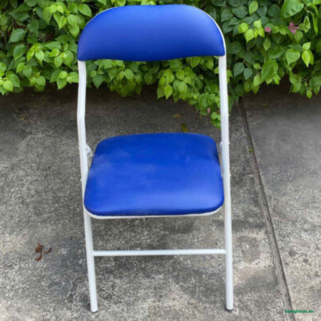 ghe-xep-van-phong-lung-thap-chan-sat