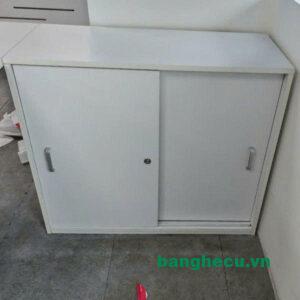 Alternative view of Tủ hồ sơ thấp 2 cánh cửa lùa màu trắng mới 95%