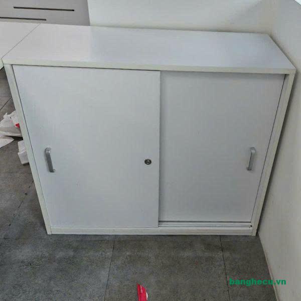 Tủ hồ sơ thấp 2 cánh cửa lùa màu trắng mới 95%