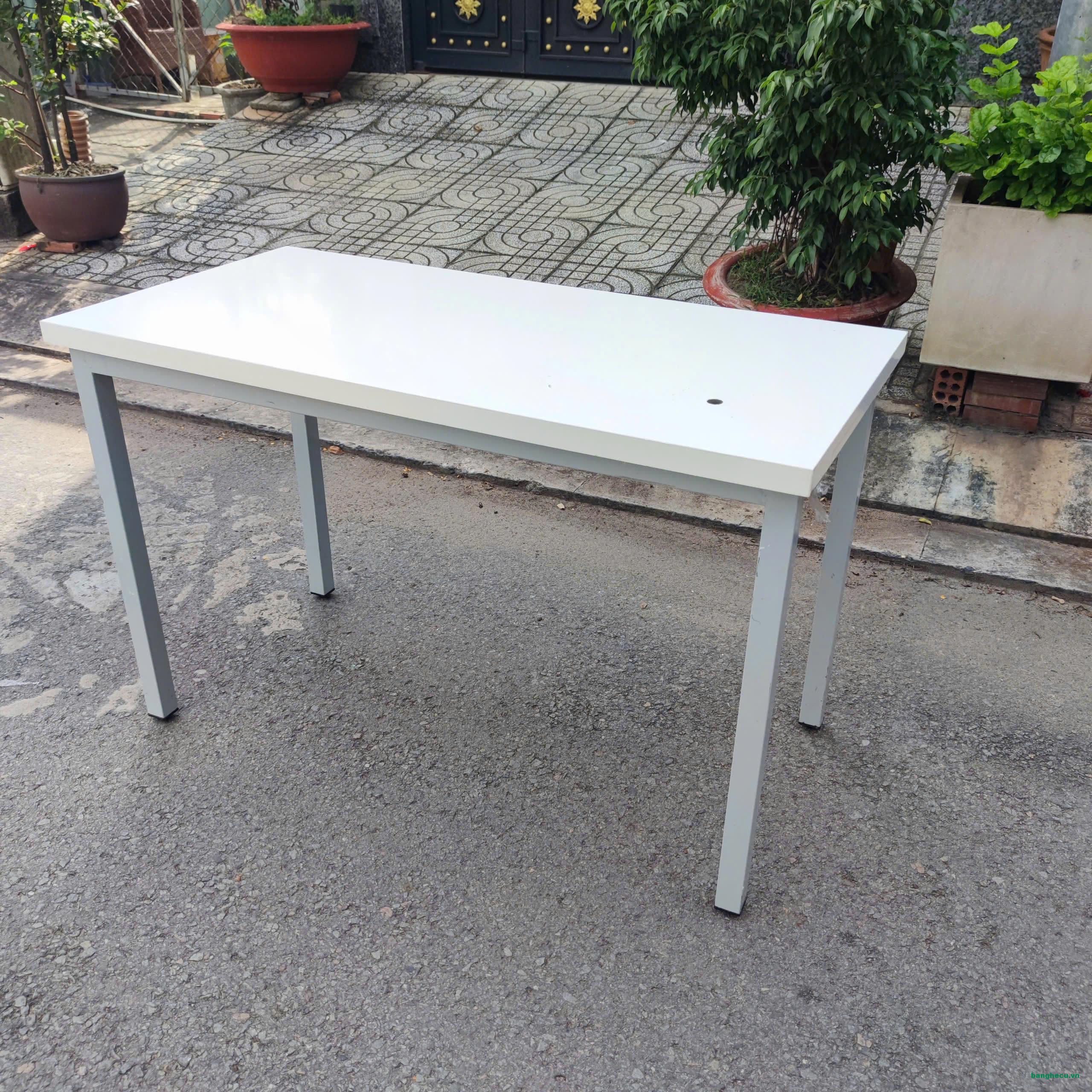 Top 20+ Mẫu bàn làm việc mới 90% giá rẻ 250k - 450k