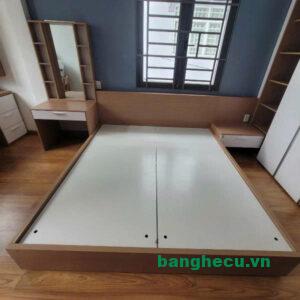 Giường ngủ kiểu Nhật 1m8x2m mới 95%