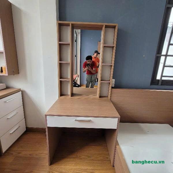 Thanh lý Bàn phấn trang điểm gỗ công nghiệp màu trắng