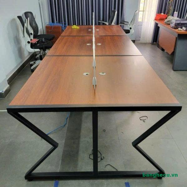 Bàn làm việc nhóm 6 người có vách ngăn mới 95% - Ảnh 2