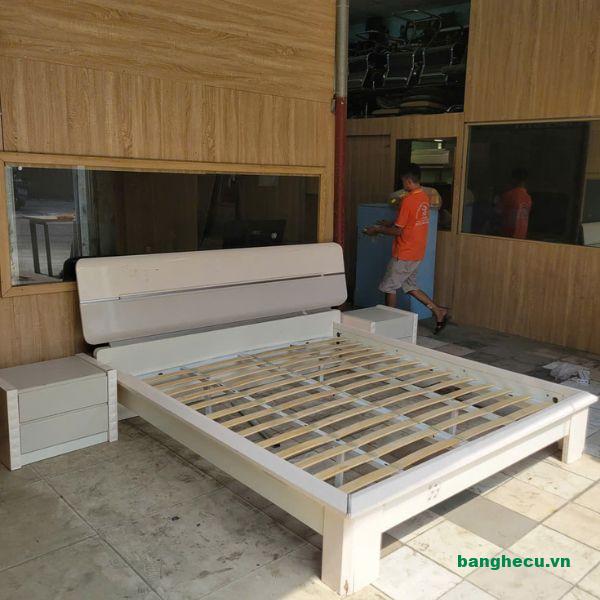 Thanh lý giường ngủ nhập khẩu kiểu dáng sang trọng