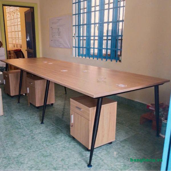 Bàn họp chân côn 3m6 hiện đại mới 100%