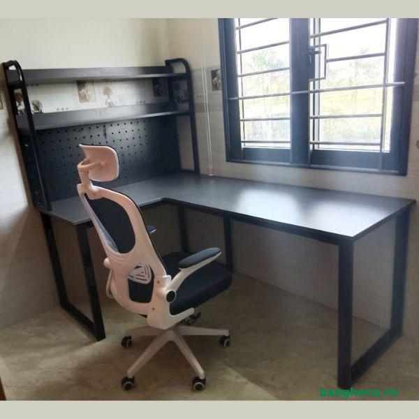 Bàn làm việc gaming chữ L kèm kệ mới 100%